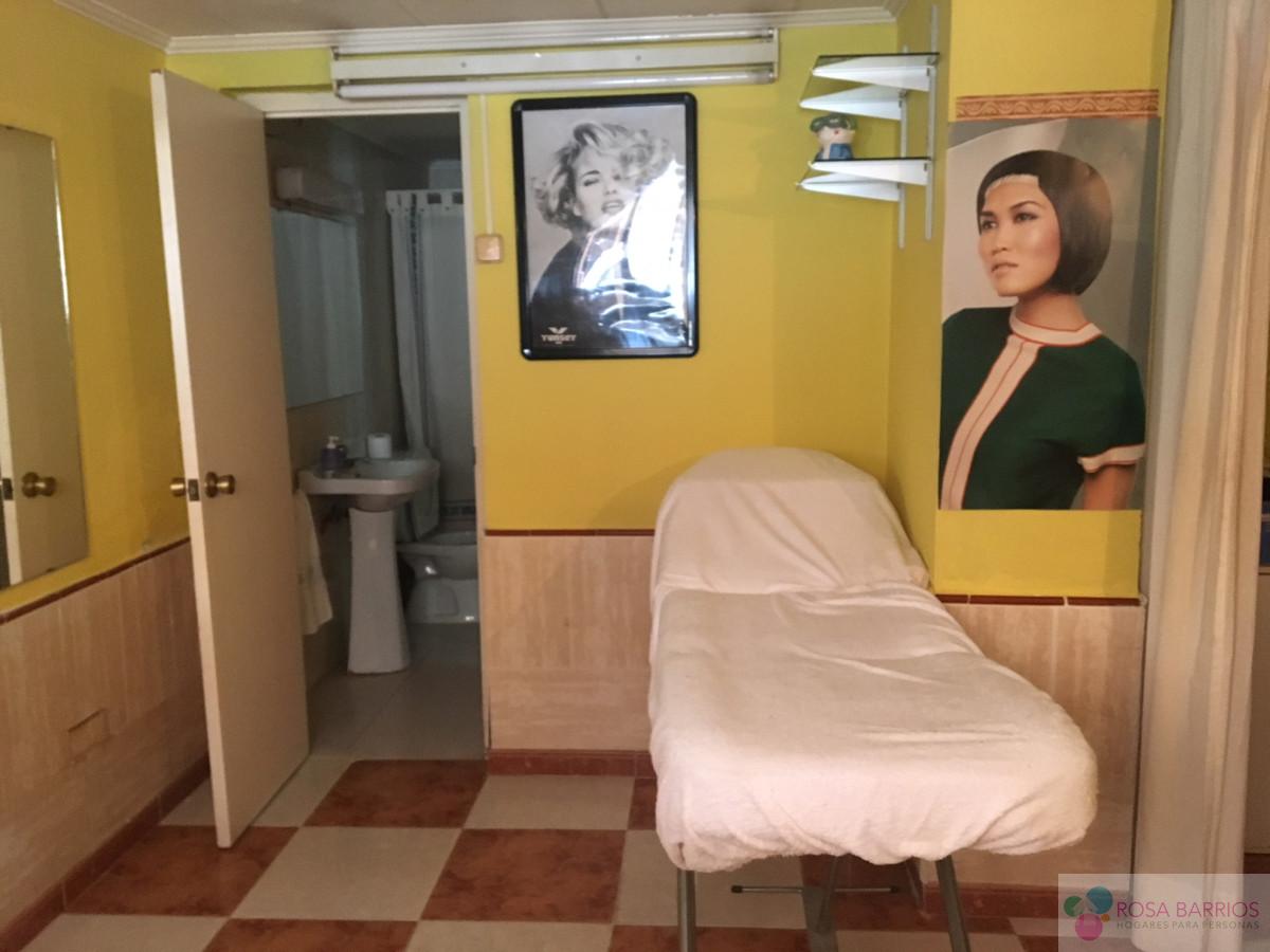 For sale of commercial in Estepona
