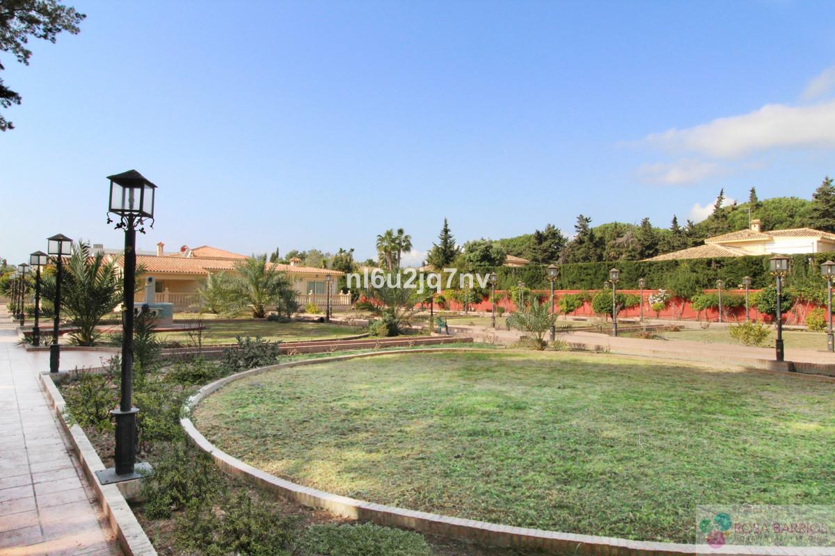 Zu verkaufen von villa in
 Guadalmina Baja