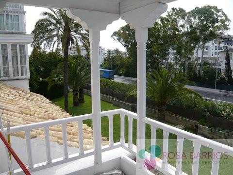 For sale of apartment in Nueva Andalucía