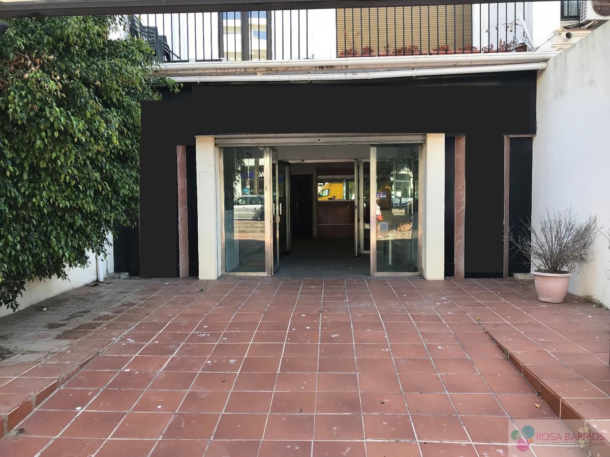 Venta de local comercial en Puerto Banús