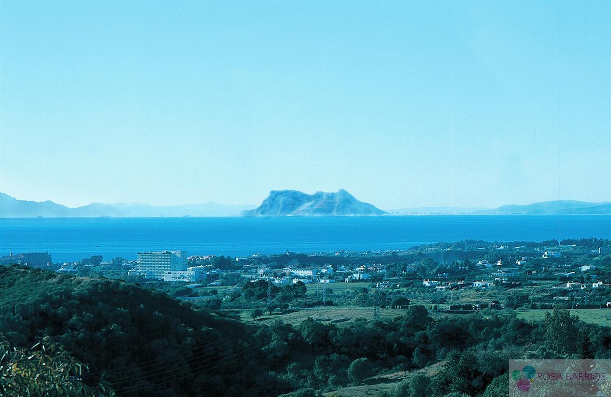 For sale of land in Estepona