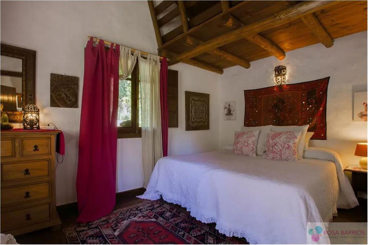 For sale of commercial in Marbella