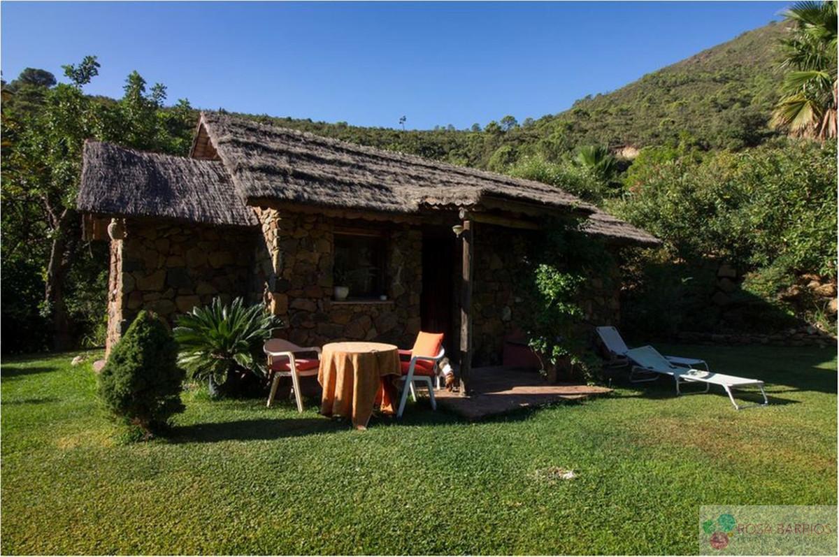 For sale of commercial in Marbella