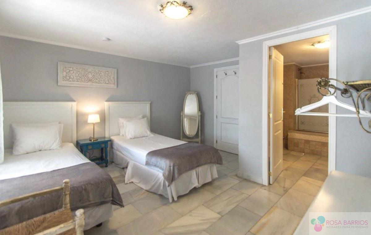 For sale of commercial in Marbella