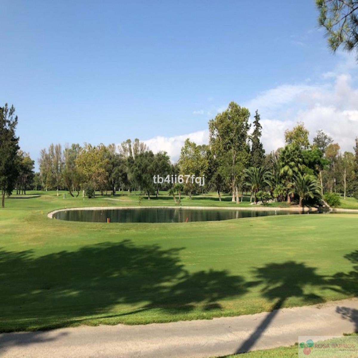 For sale of land in Guadalmina Baja