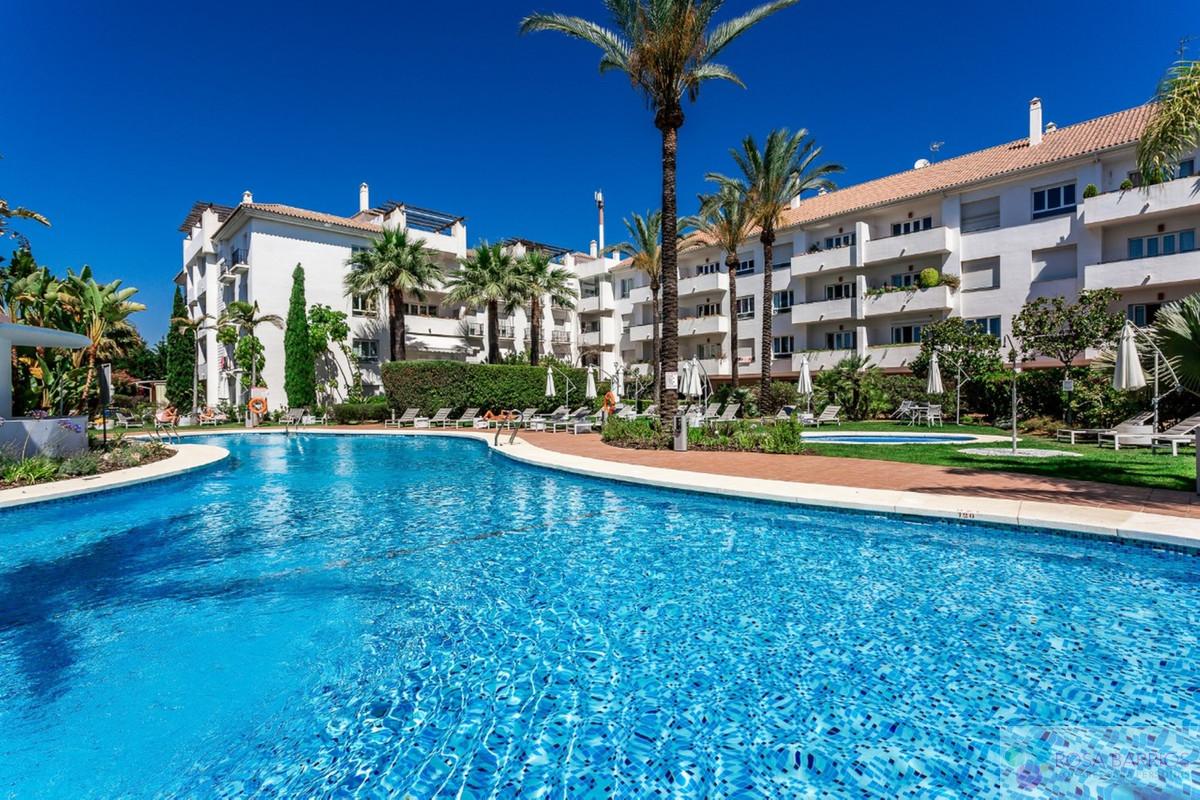 Zu verkaufen von penthouse in
 Nueva Andalucía