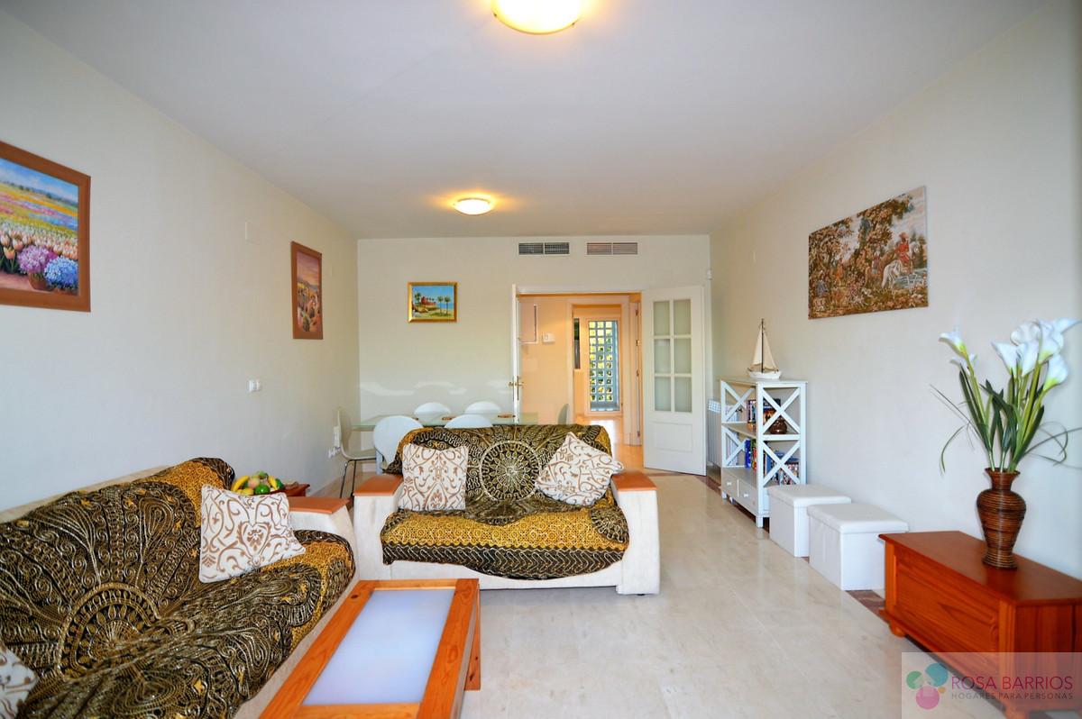 For sale of penthouse in Nueva Andalucía