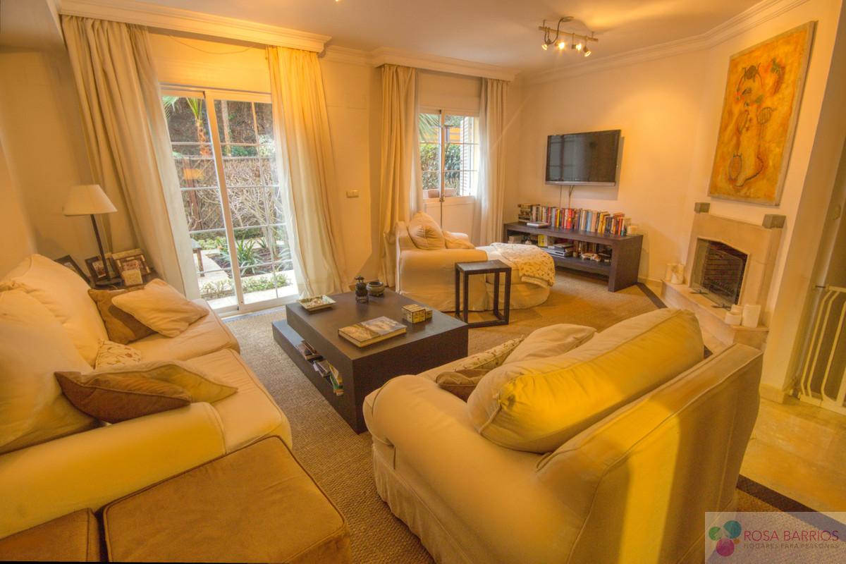 Venta de villa en Nueva Andalucía