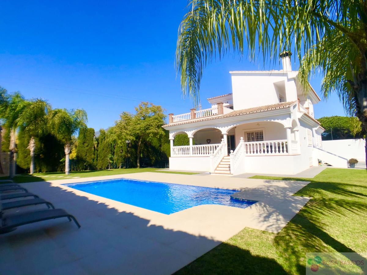 Venta de villa en Nueva Andalucía