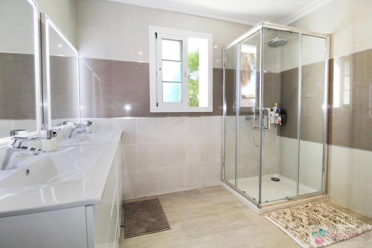 Venta de villa en Nueva Andalucía
