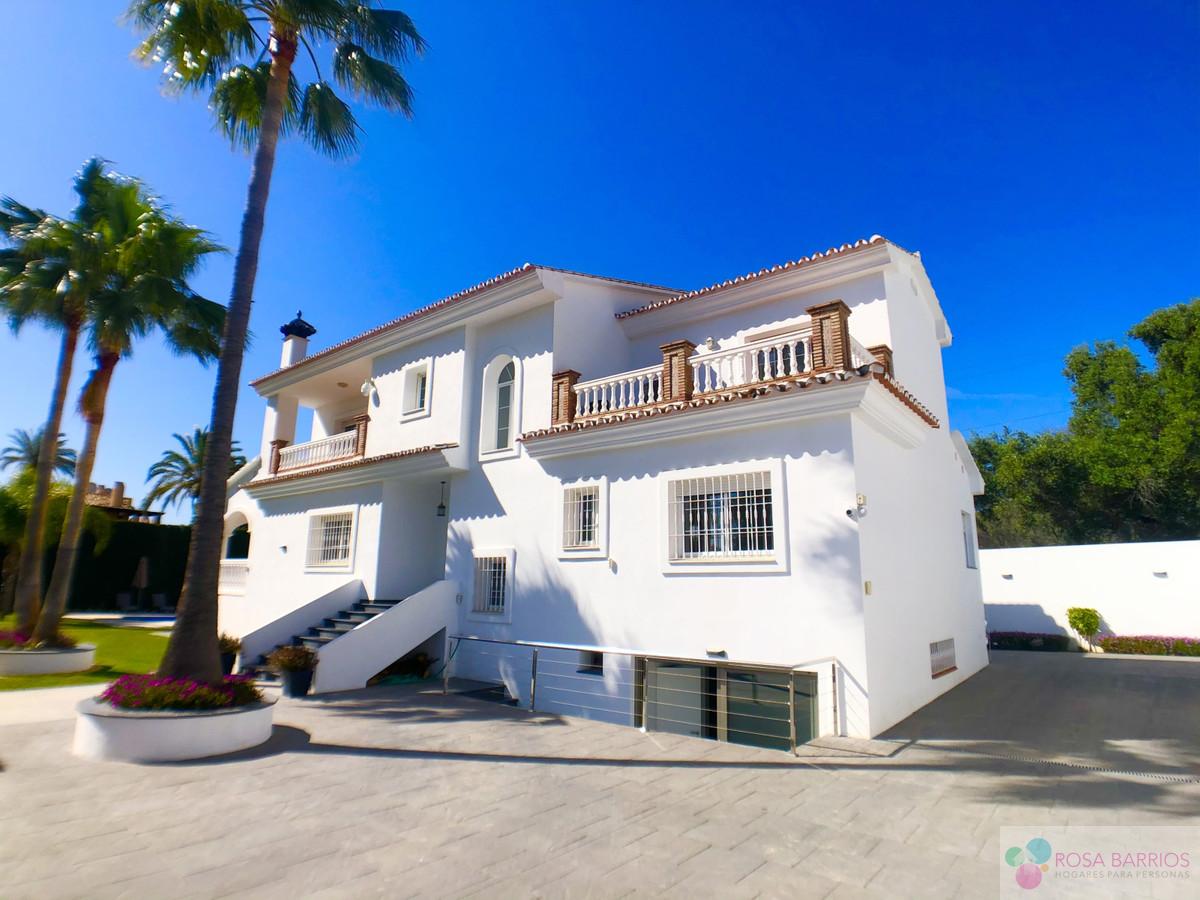 Venta de villa en Nueva Andalucía