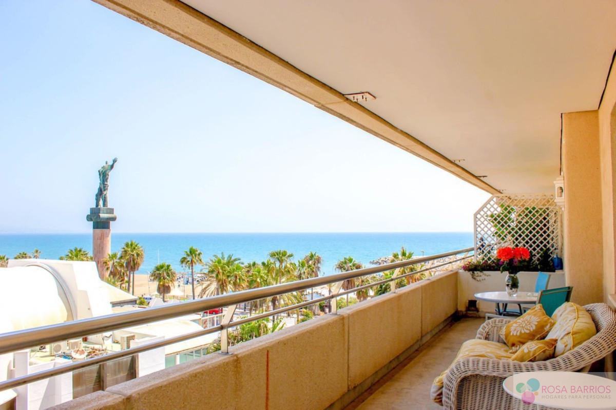 For sale of apartment in Puerto Banús