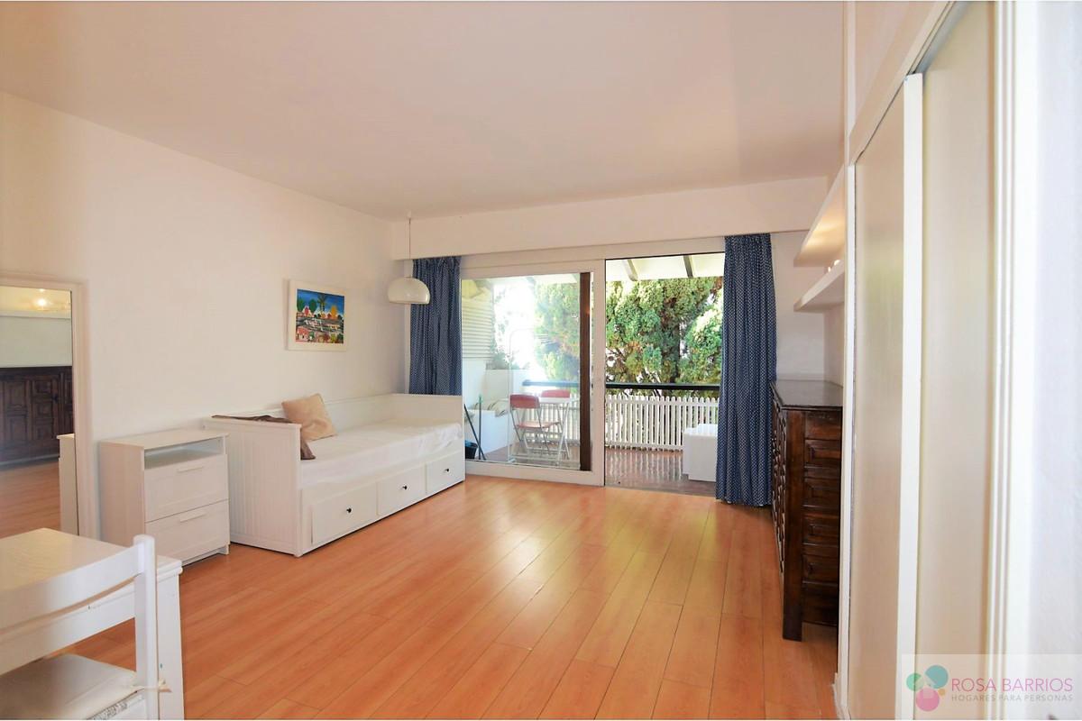 For sale of study in Nueva Andalucía