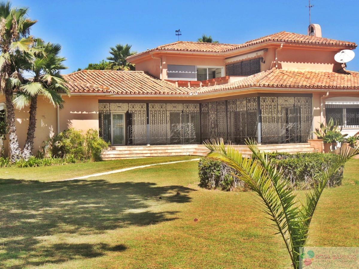Zu verkaufen von villa in
 Guadalmina Baja