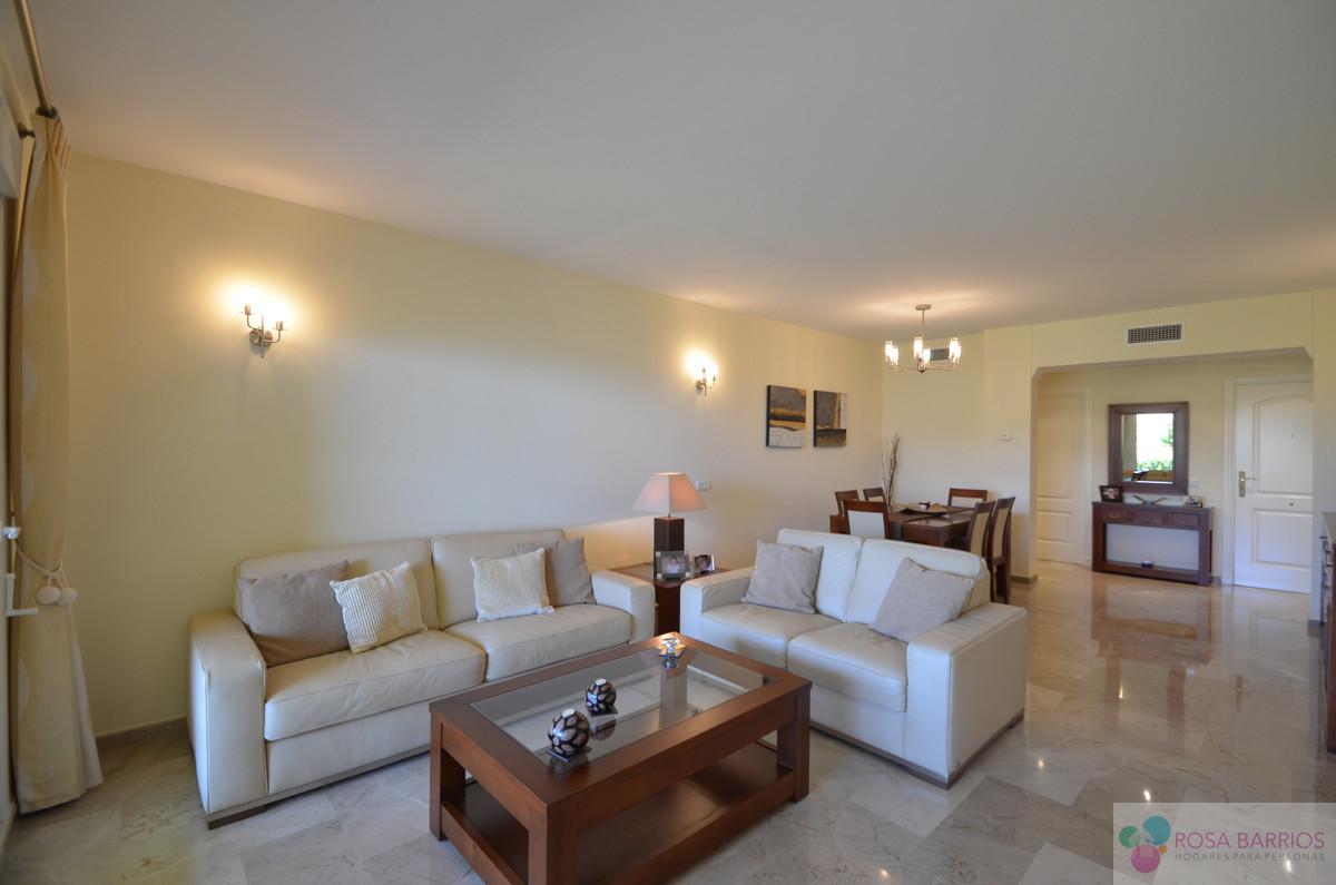 For sale of apartment in Nueva Andalucía