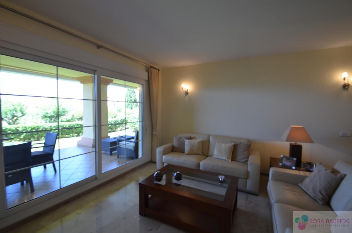For sale of apartment in Nueva Andalucía