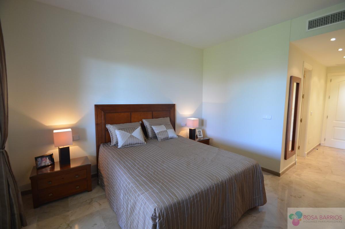 For sale of apartment in Nueva Andalucía