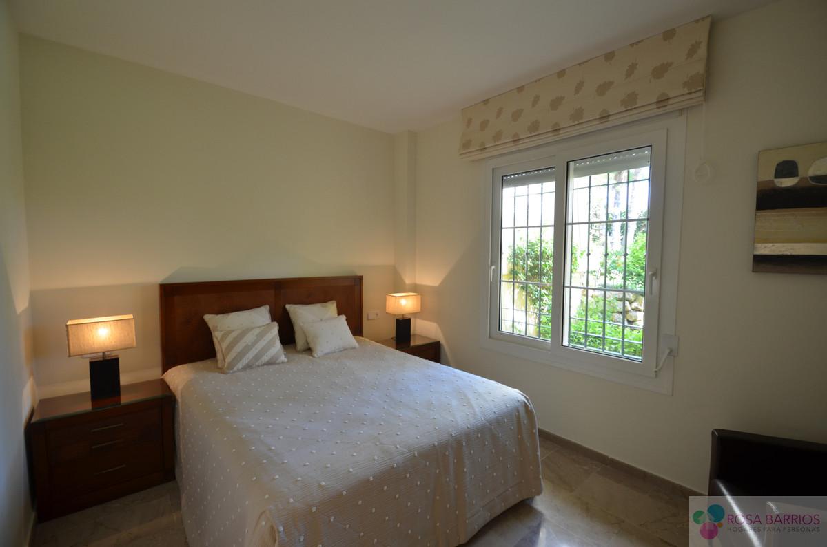 For sale of apartment in Nueva Andalucía