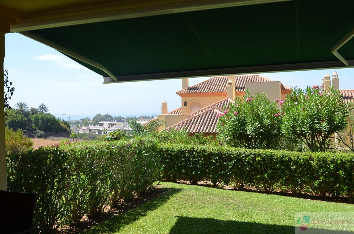 For sale of apartment in Nueva Andalucía