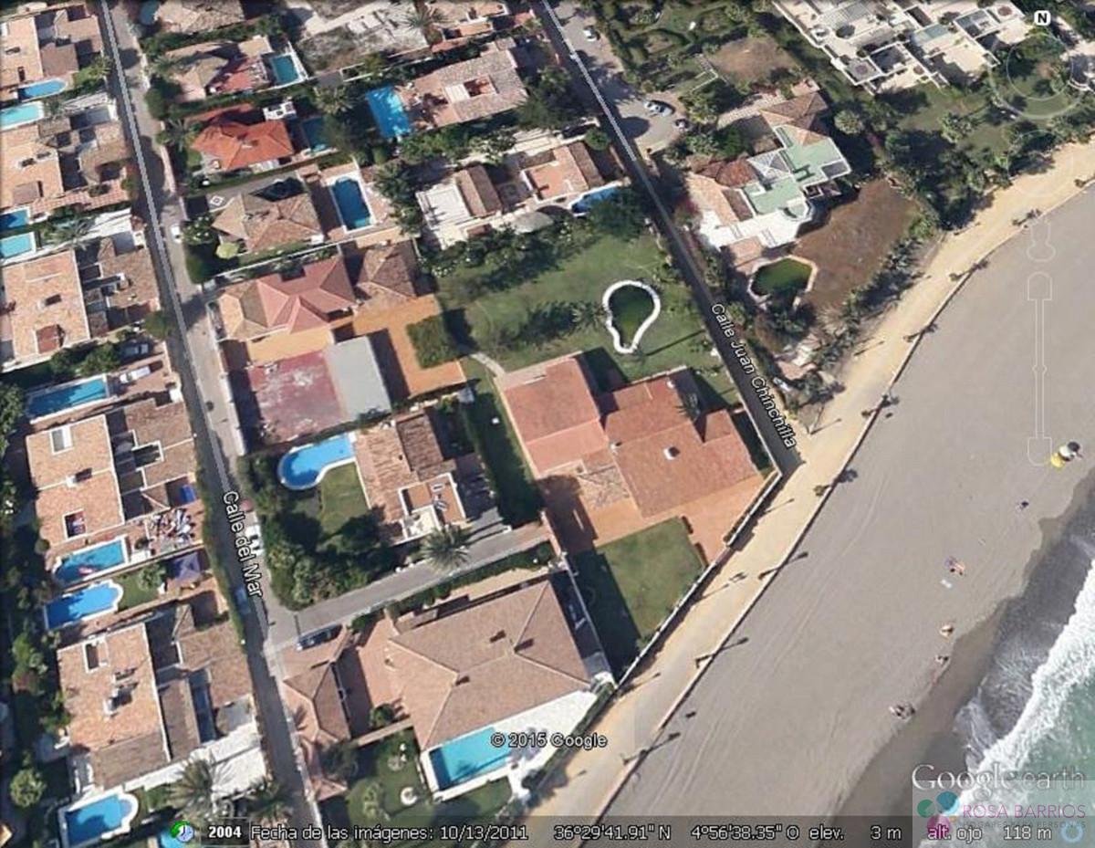 For sale of villa in Puerto Banús