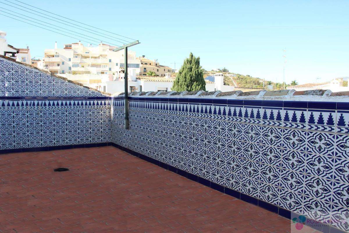 For sale of villa in Estepona