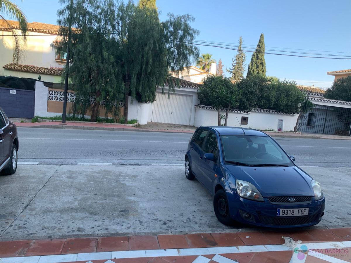 For sale of commercial in Nueva Andalucía