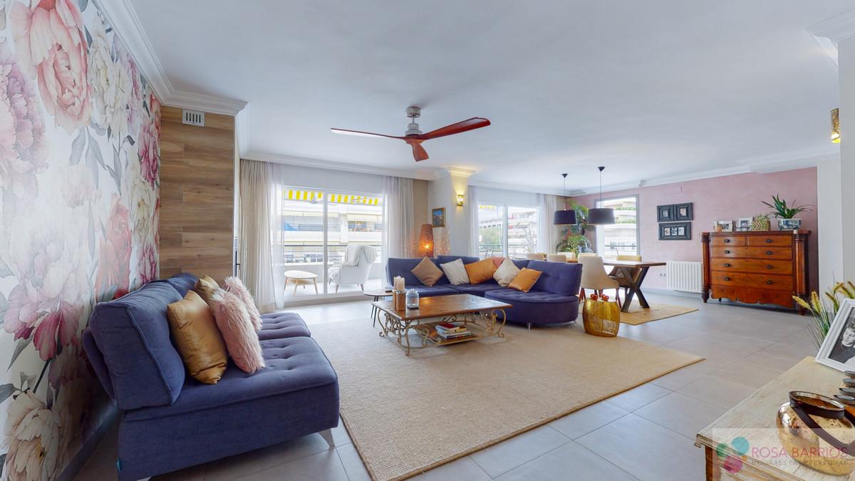 For sale of penthouse in Guadalmina Alta
