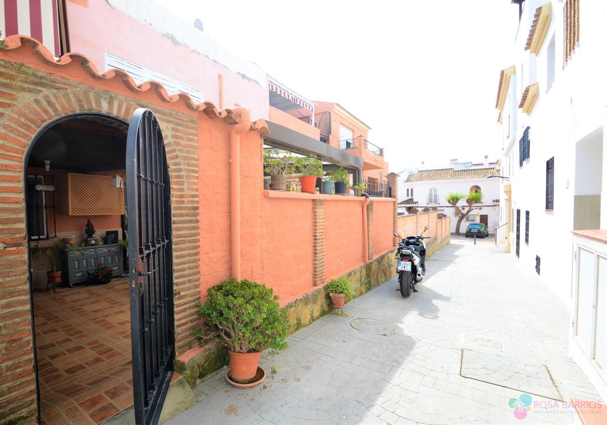 For sale of apartment in Estepona