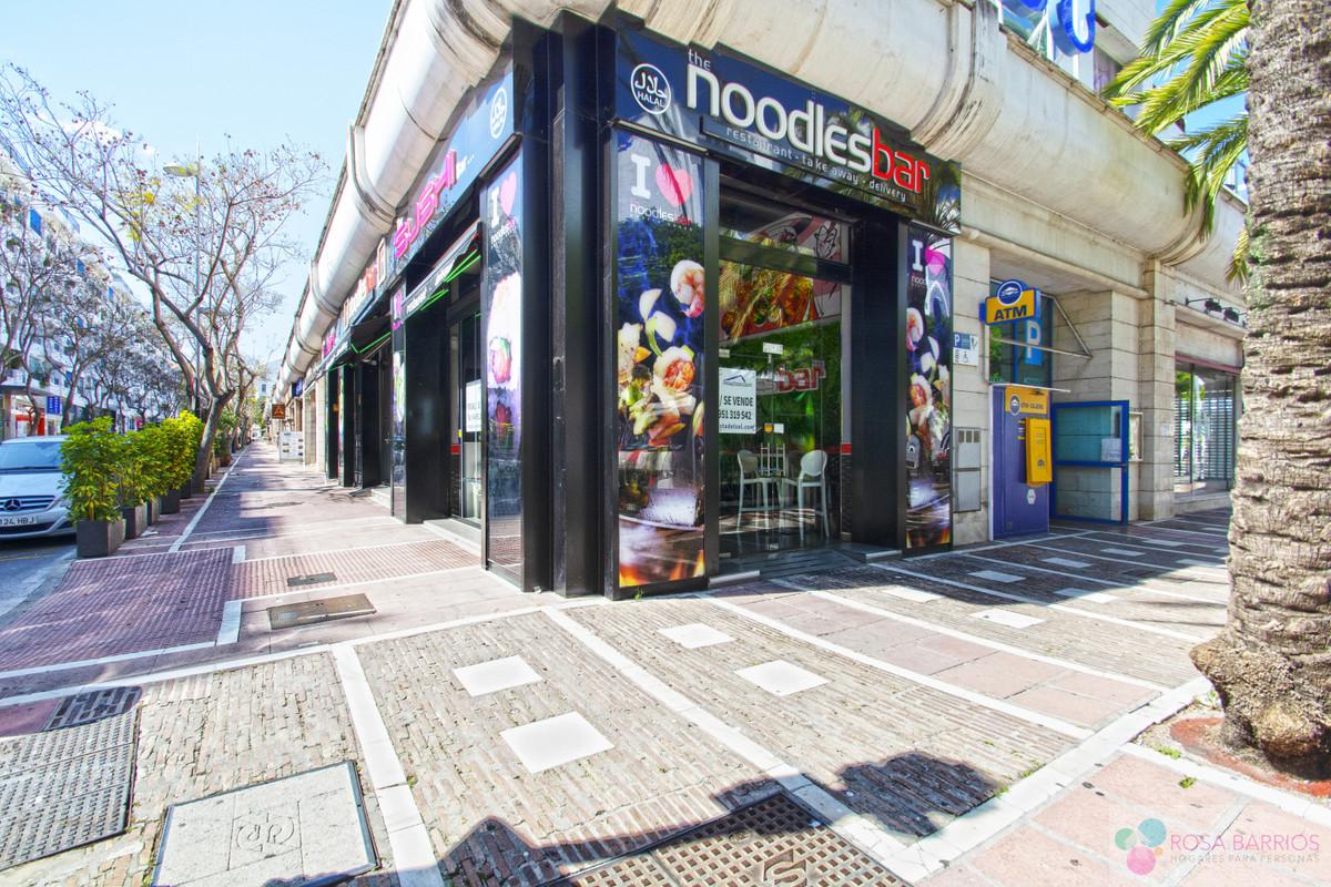 Zu verkaufen von ladenlokal in
 Puerto Banús