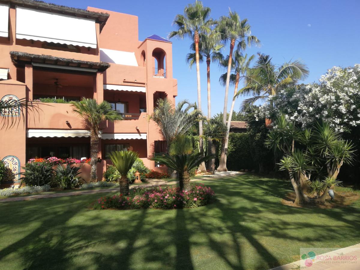 Zu verkaufen von penthouse in
 Guadalmina Baja