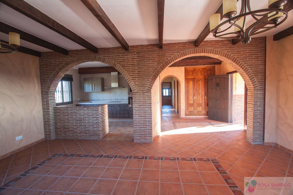 For sale of villa in Estepona