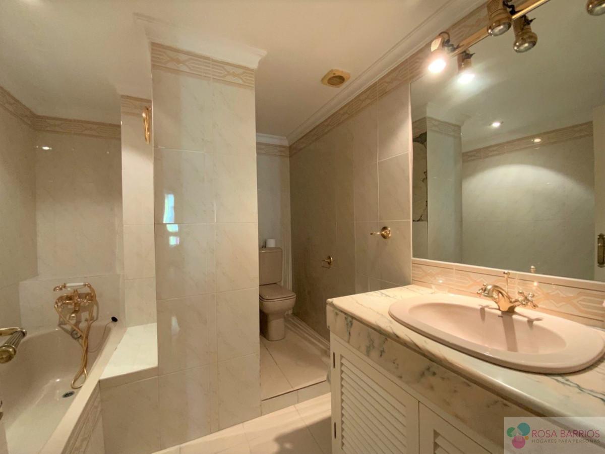 For sale of apartment in Marbella