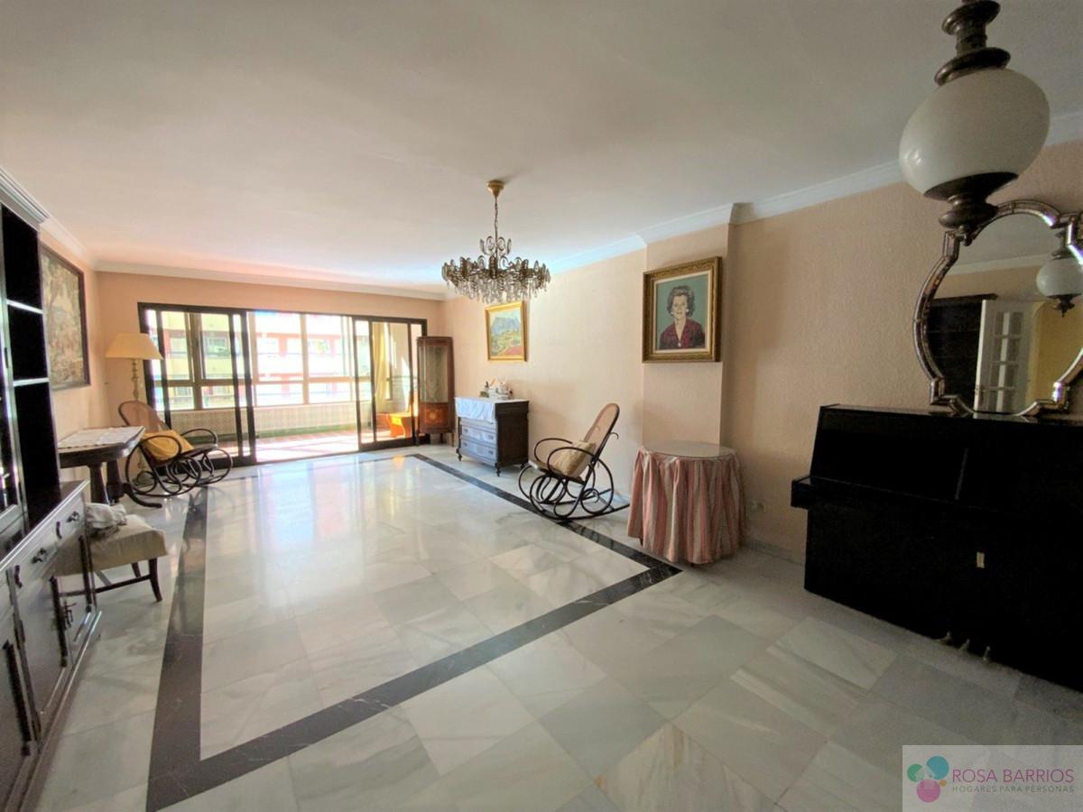For sale of apartment in Marbella