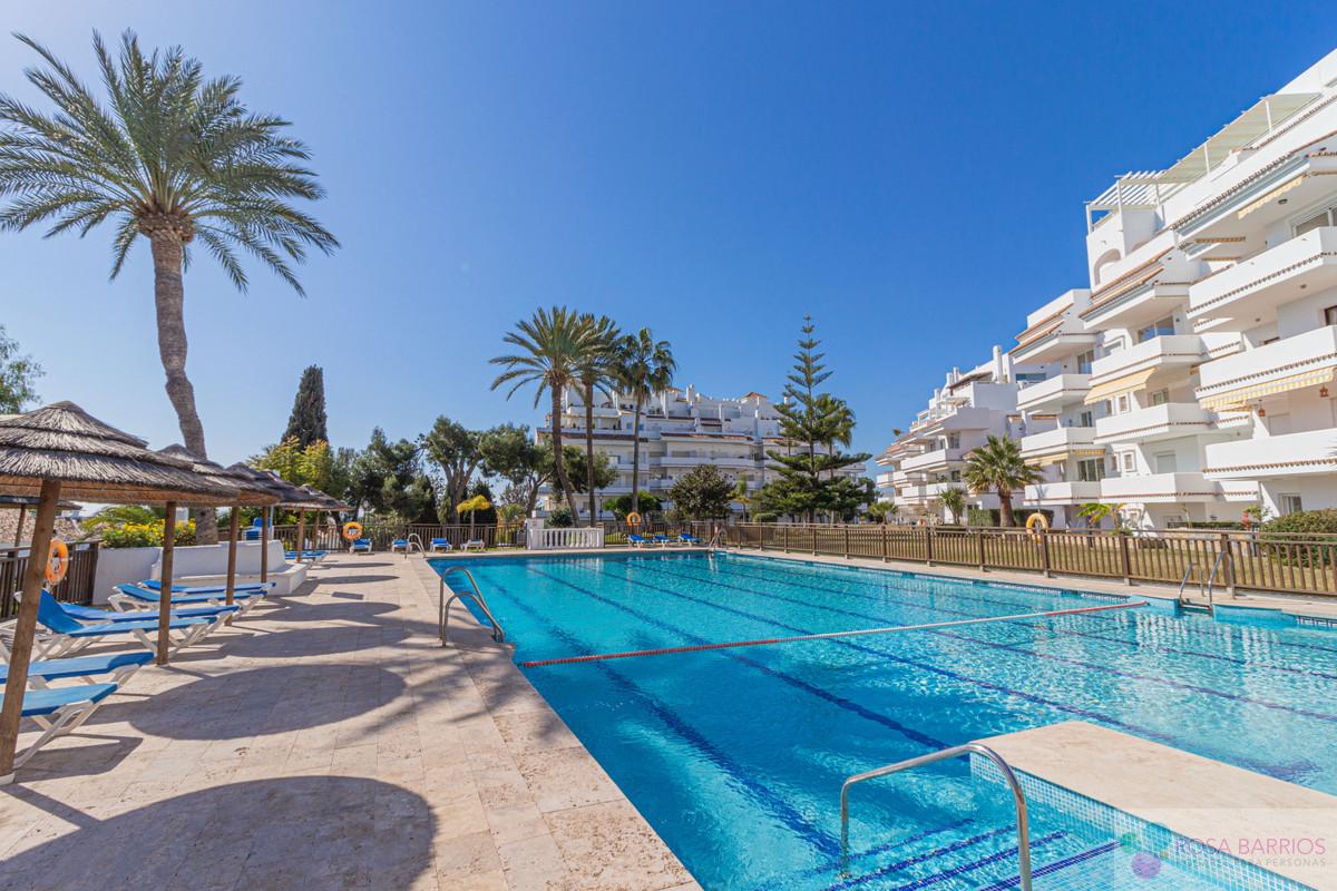 For sale of apartment in Nueva Andalucía