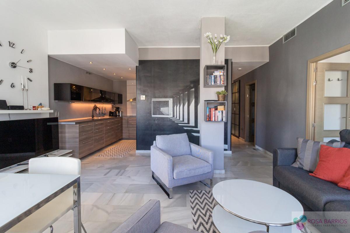 For sale of apartment in Nueva Andalucía