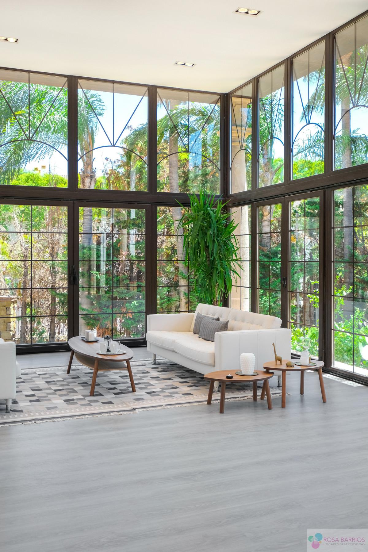 For sale of villa in Nueva Andalucía