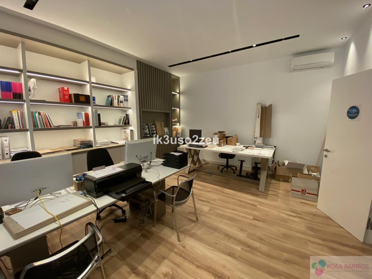 For sale of commercial in Marbella
