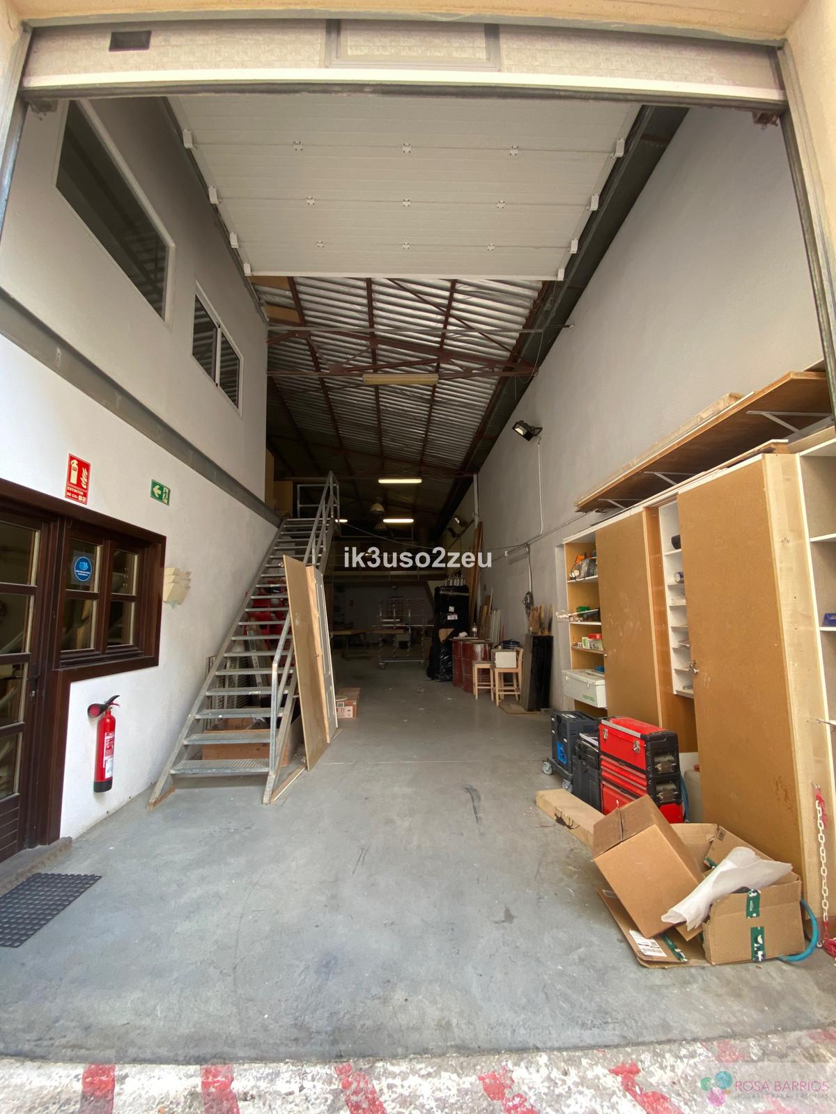 For sale of commercial in Marbella