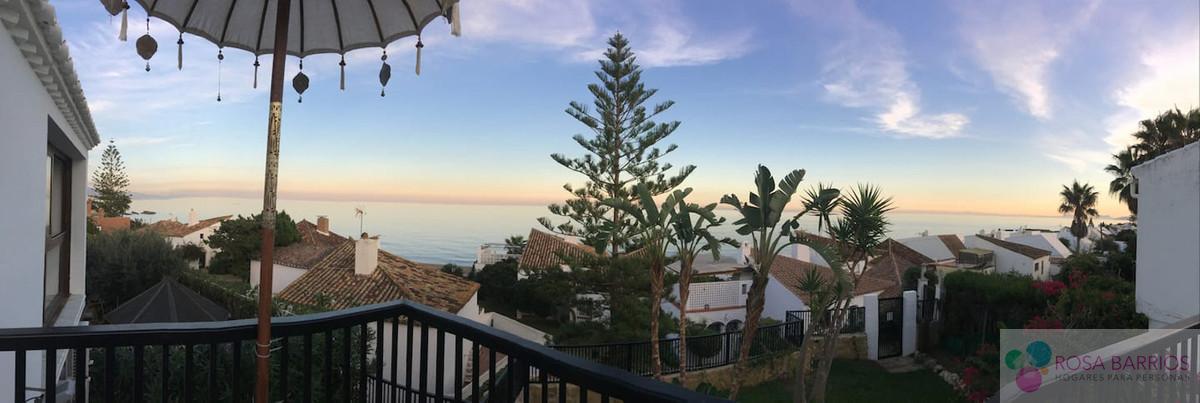 For sale of villa in Estepona