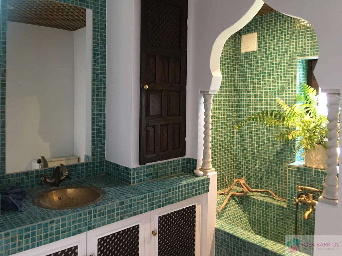 For sale of villa in Estepona