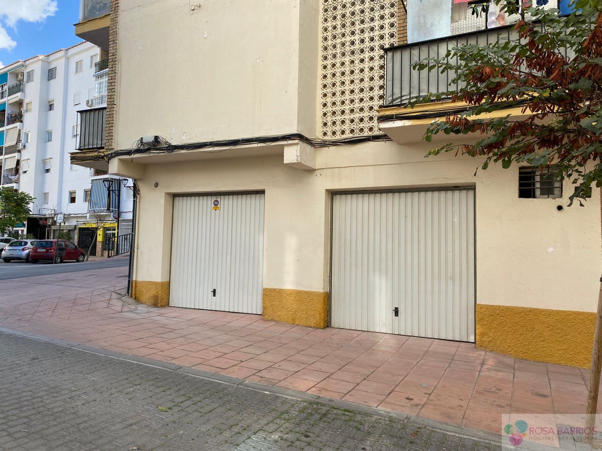 For sale of commercial in Estepona