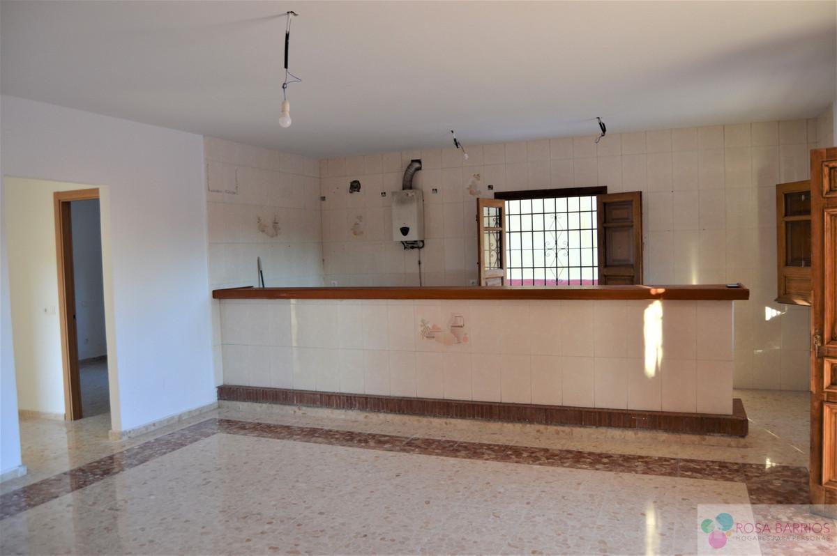 For sale of villa in Estepona