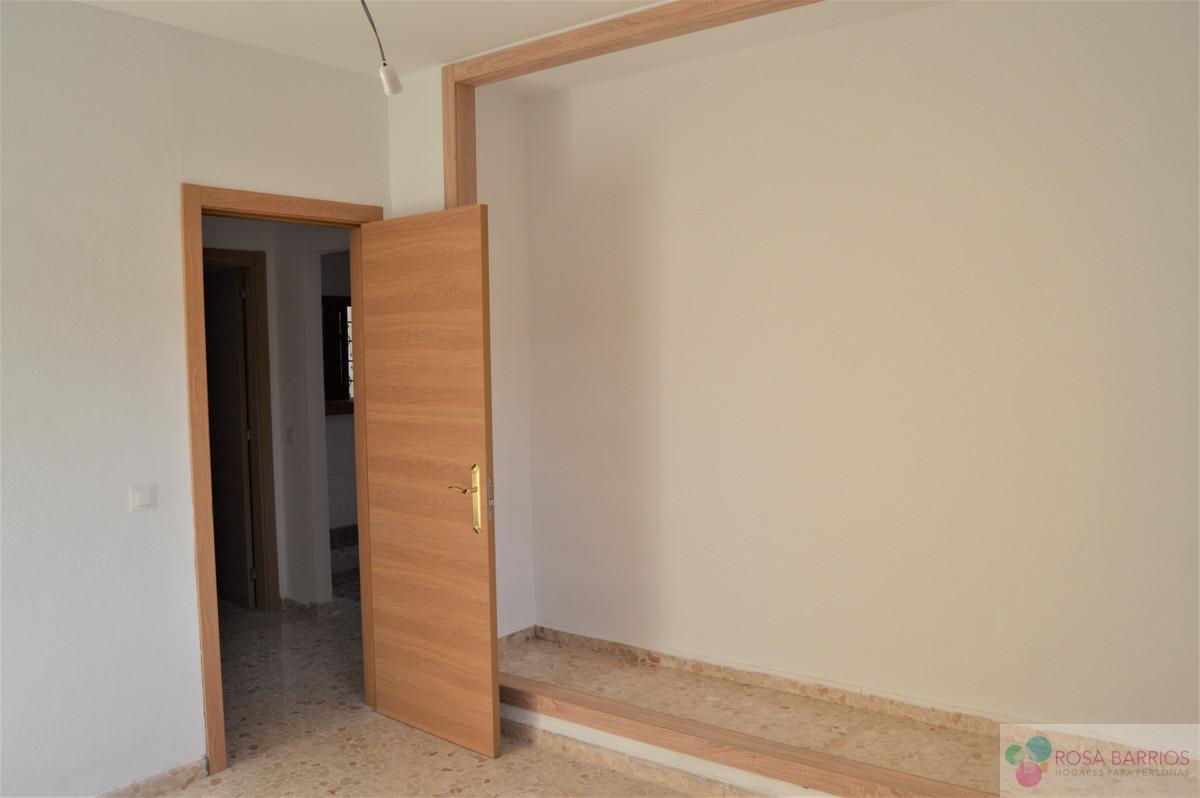 For sale of villa in Estepona