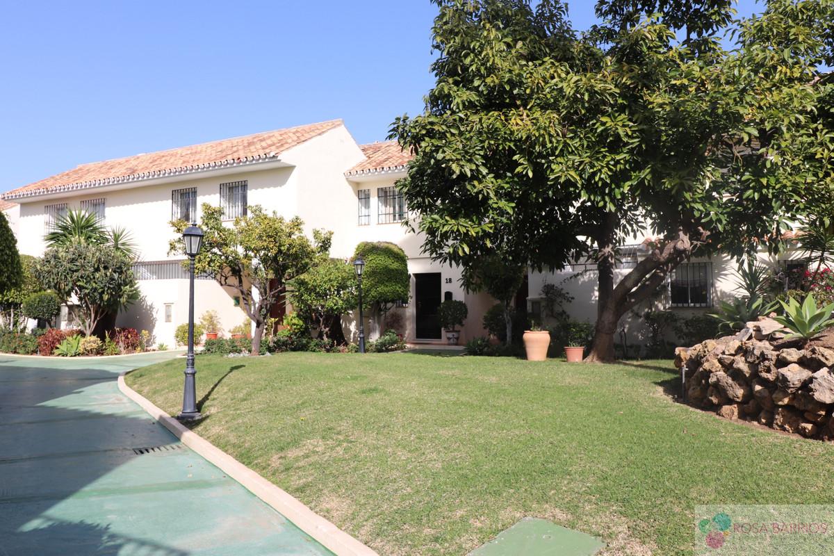 Zu verkaufen von villa in
 Nueva Andalucía