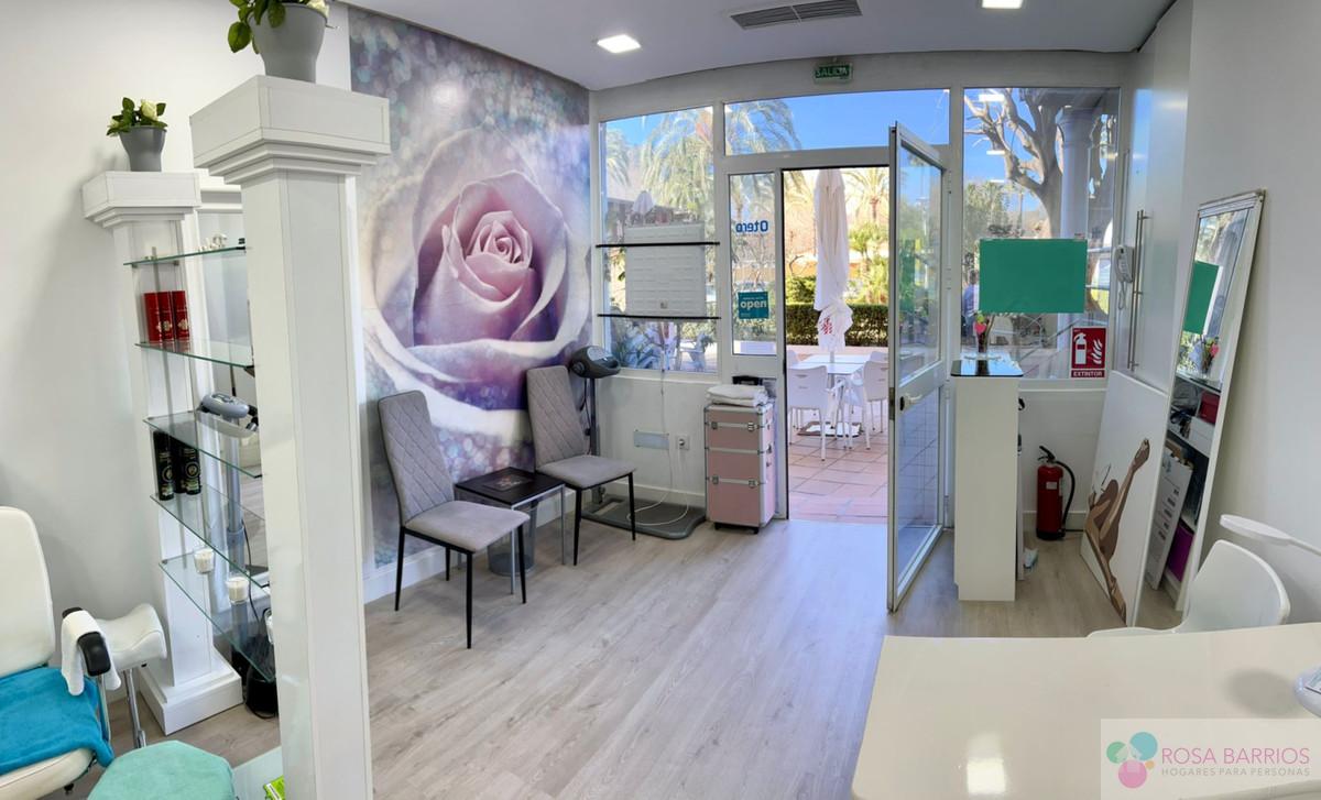 For sale of commercial in Marbella