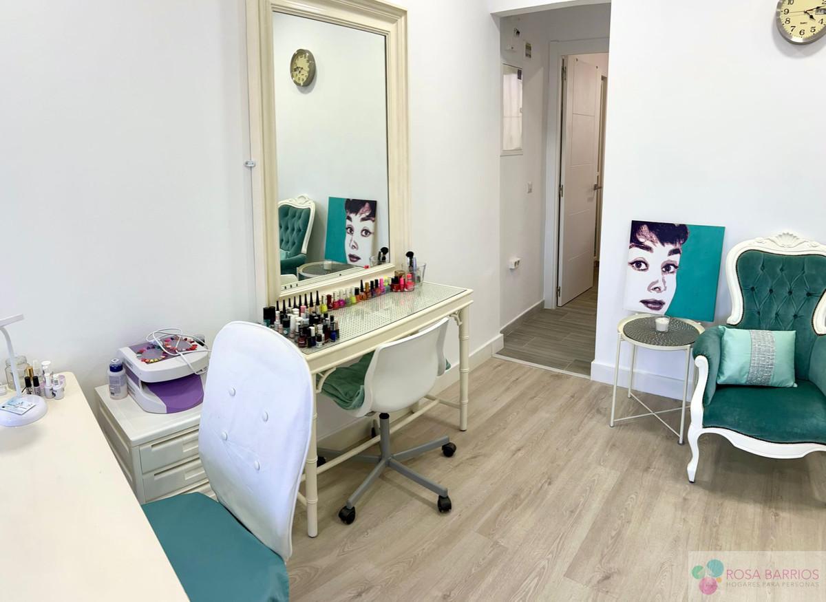 For sale of commercial in Marbella