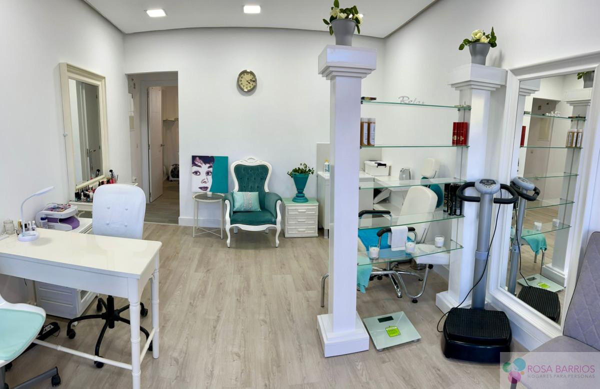 For sale of commercial in Marbella