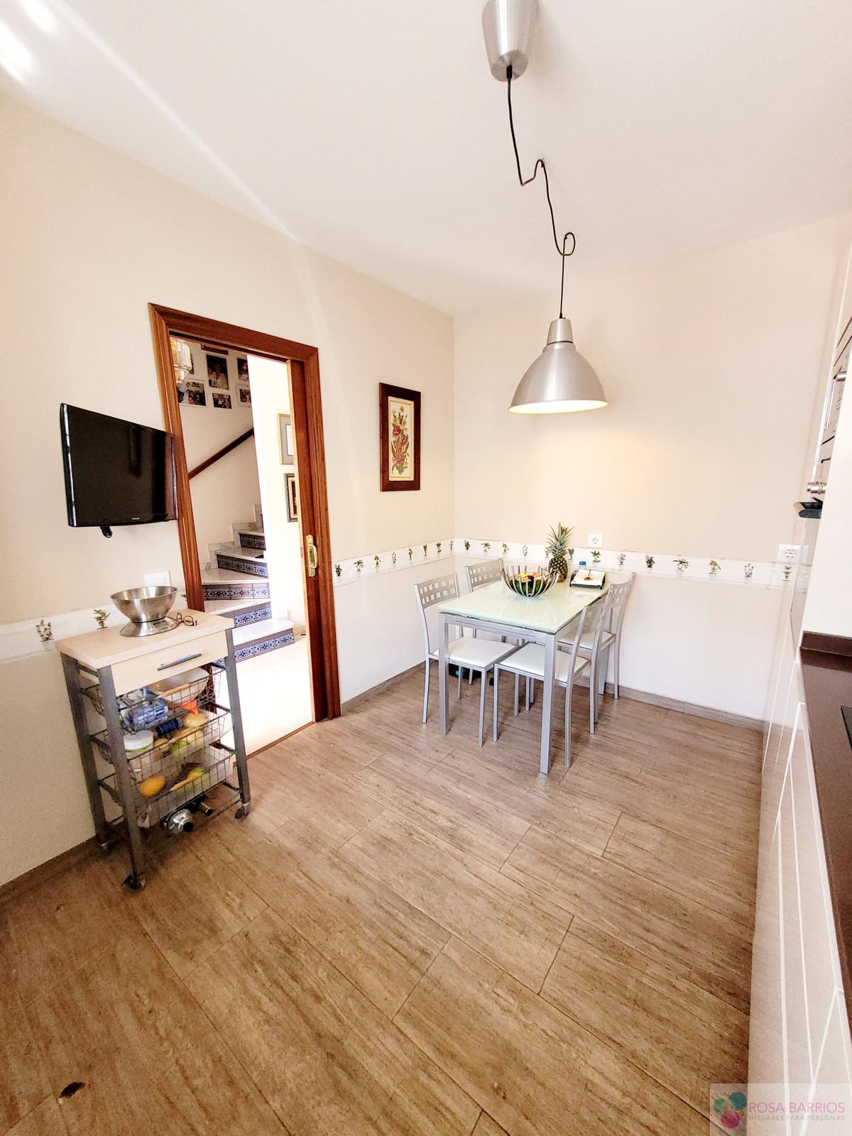 For sale of villa in Estepona