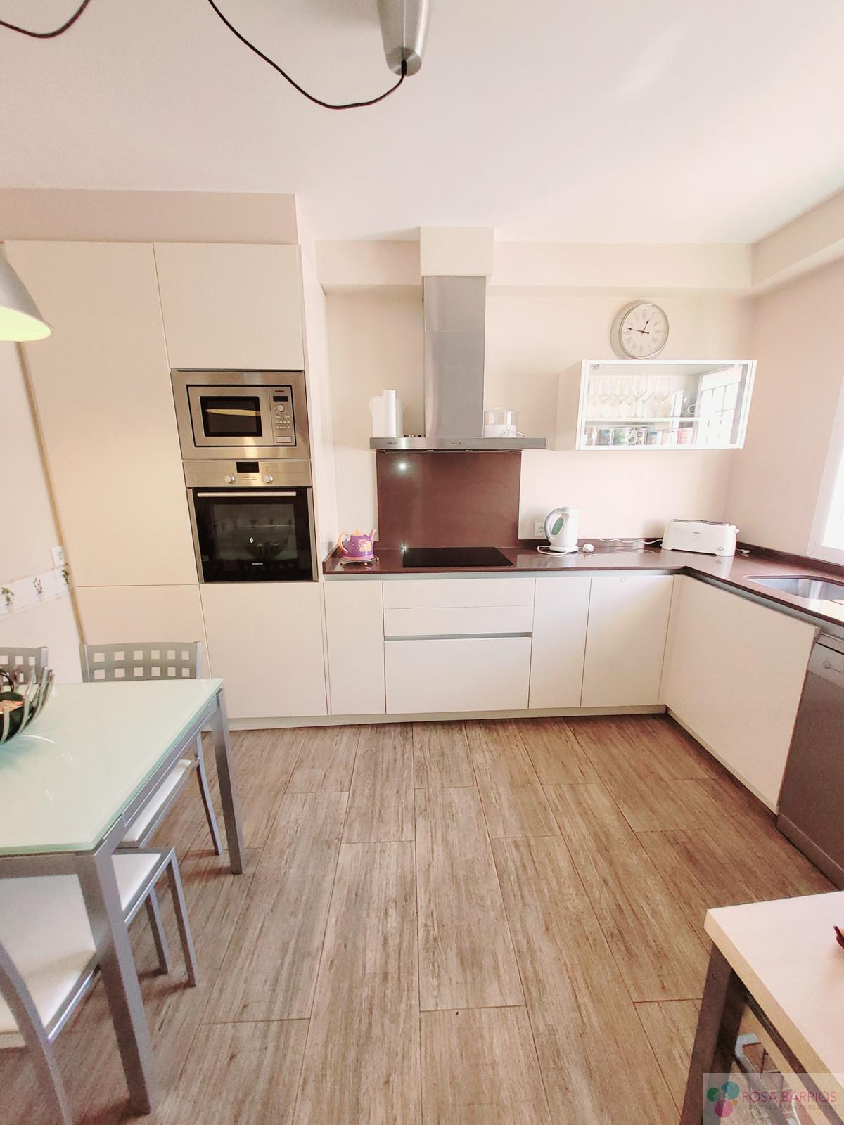 For sale of villa in Estepona