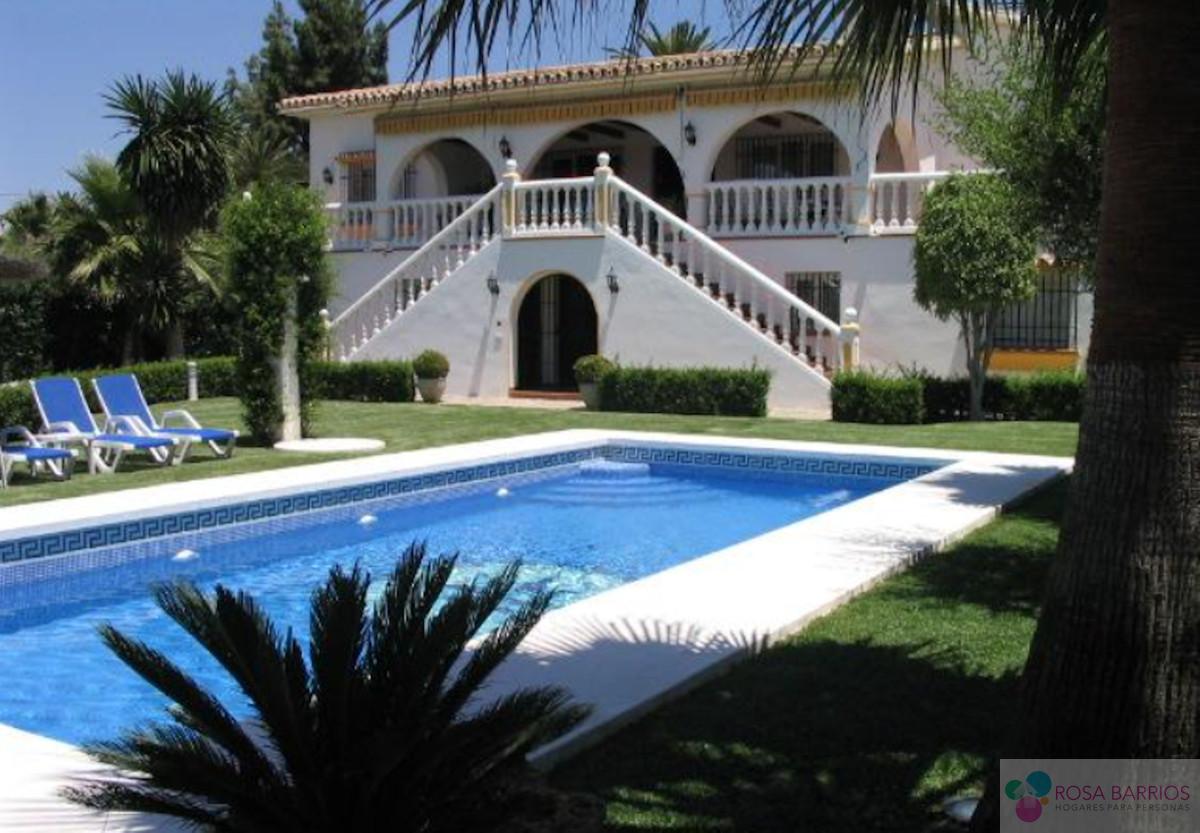 For sale of villa in Guadalmina Alta